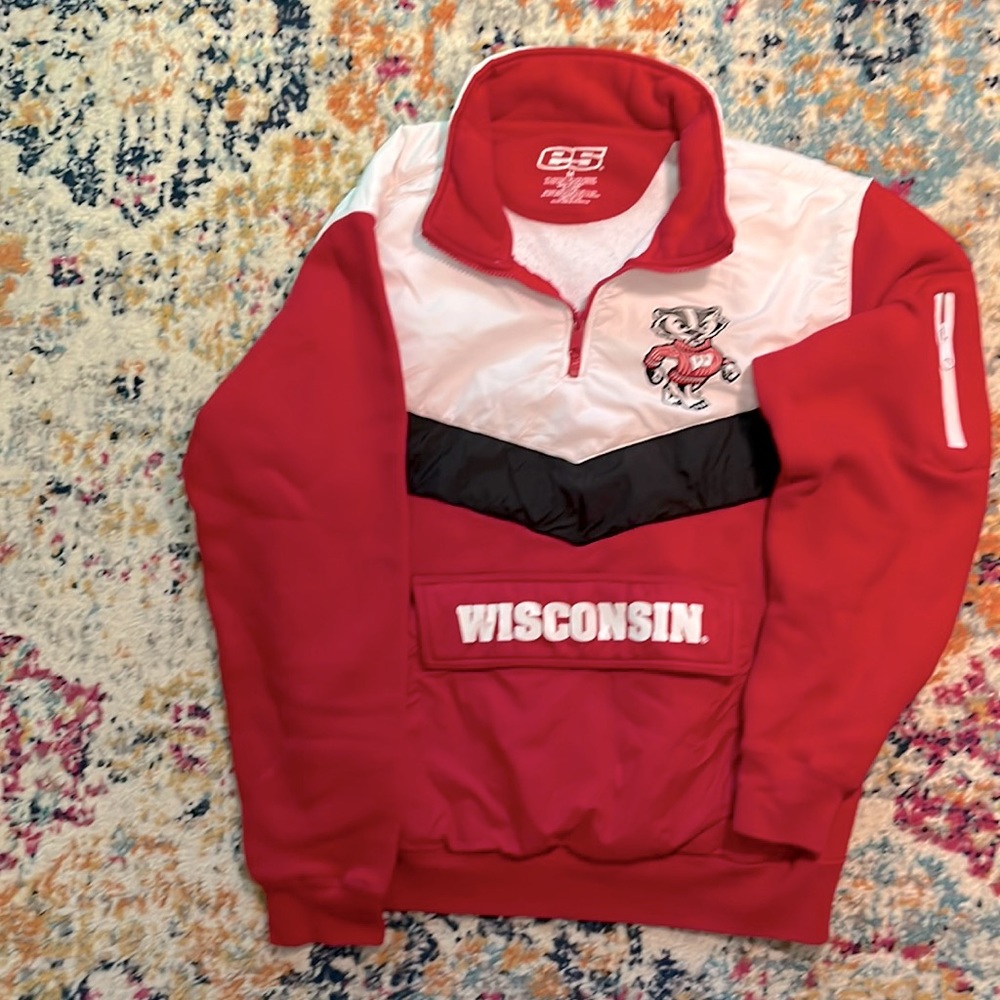 1/4 zip UW pullover  size M- Perfect for Big Ten Championship and March Madness?